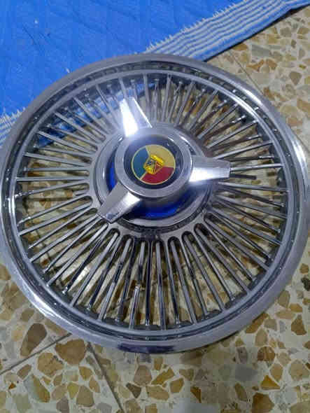 السلام عليكم شباب
كبات حجم15للبيع الشاخات حديد الاصليات بس هذا الكب المصوره تعبان الباقيات نضيفات جدد السعر 125 وبيهن مجال للشراي 
الرقم:***********
