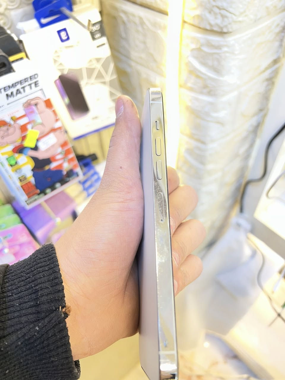 ❌مبدل شاشه اصلي ✅
13 برو ماكس 

ذاكره / 256

بطاريه 78🔋

نضافه 100‎%‎

سعر /460 علما النضيف سعره 750

***********
