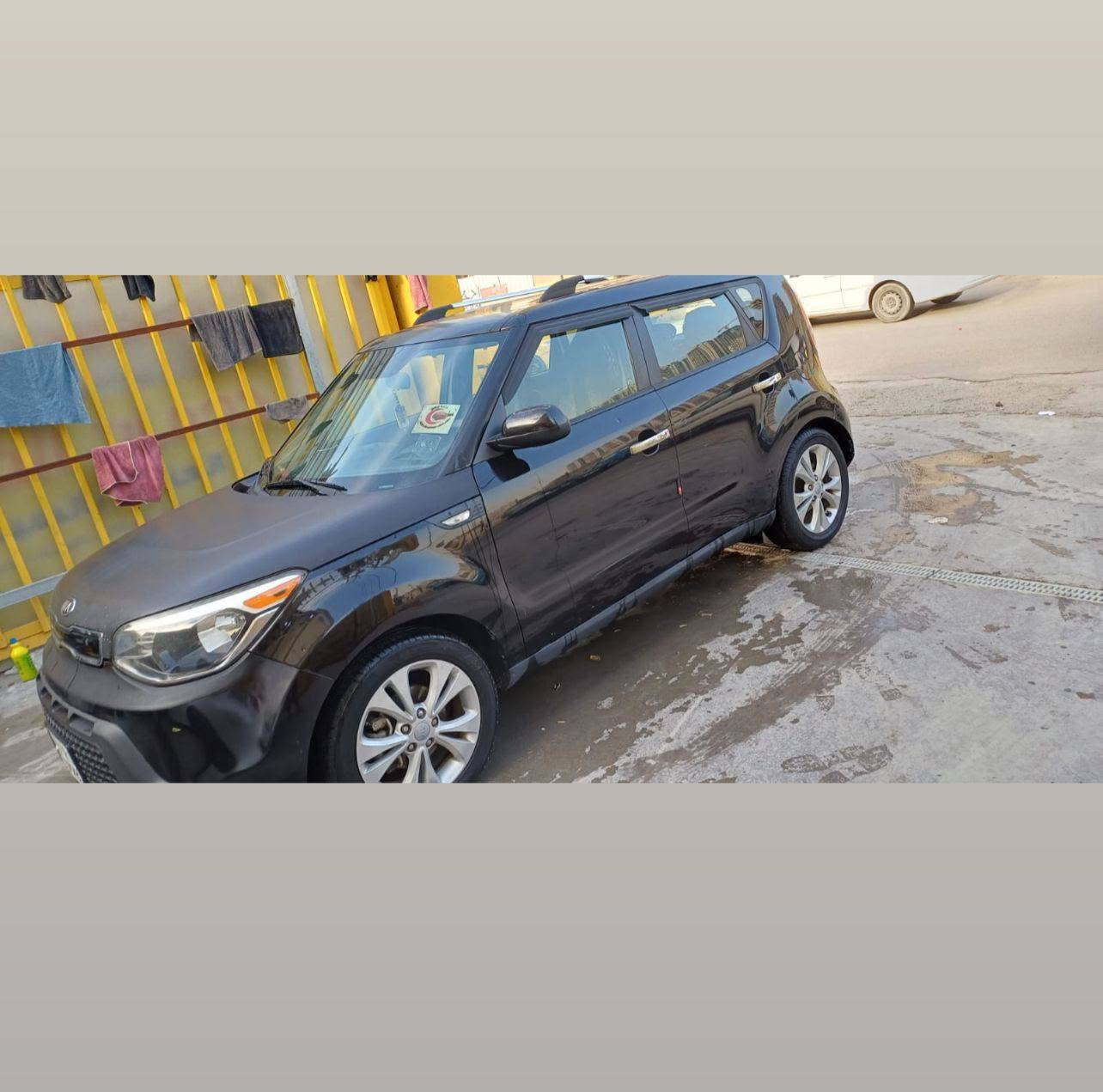 صول موديل ١٤ وارد امريكي ضربتهه بك لايت تبريد محرك كير مكفوله مابيهه ضرر اني مكلف بالنشر والسيارة على ايد بنيه ممتعوبه السعر ٨٨ وبيهه مجال شي بسيط ***********

