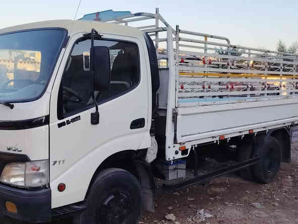 هينو للبيع موديل 2008 *********** محرك مقفول سياره شغاله السعر 75
