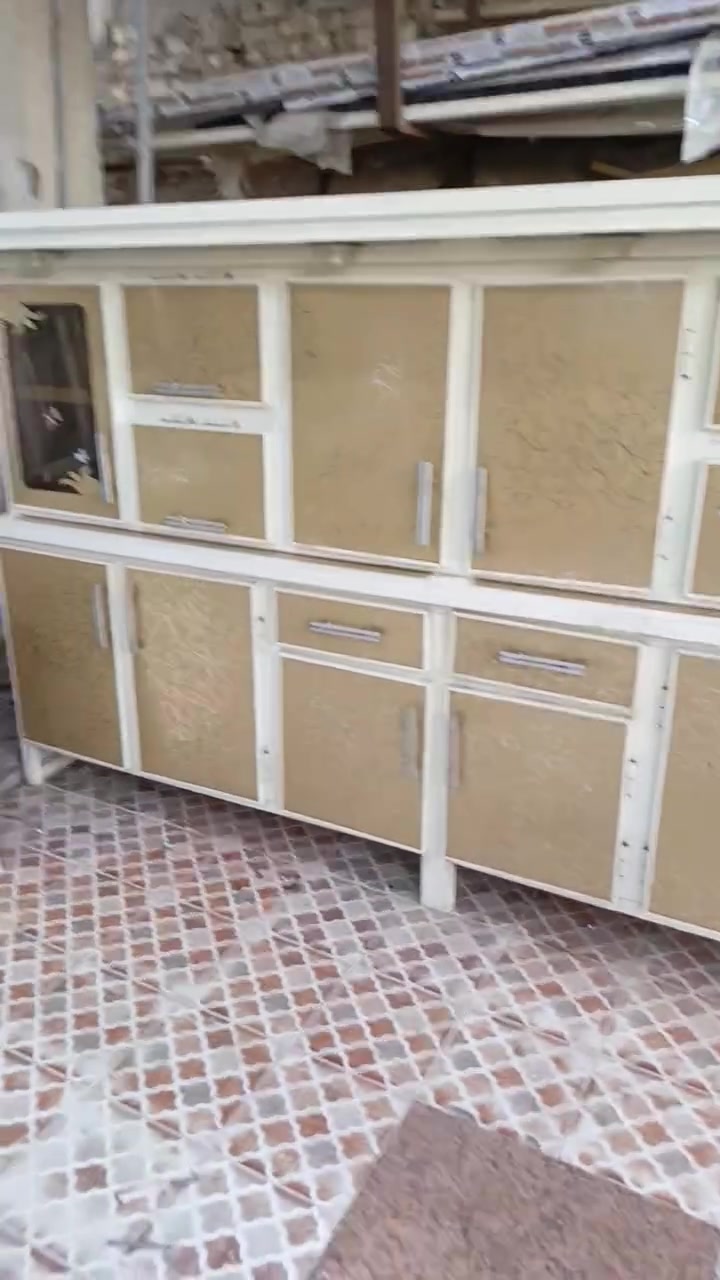 كاونتر مستعمل 3 متر بدون سنك هذا تفصال مراوس موجود سعره خاص ويتدلل شراي مكان بصره موجود توصيل داخل بصره 👈 ***********
