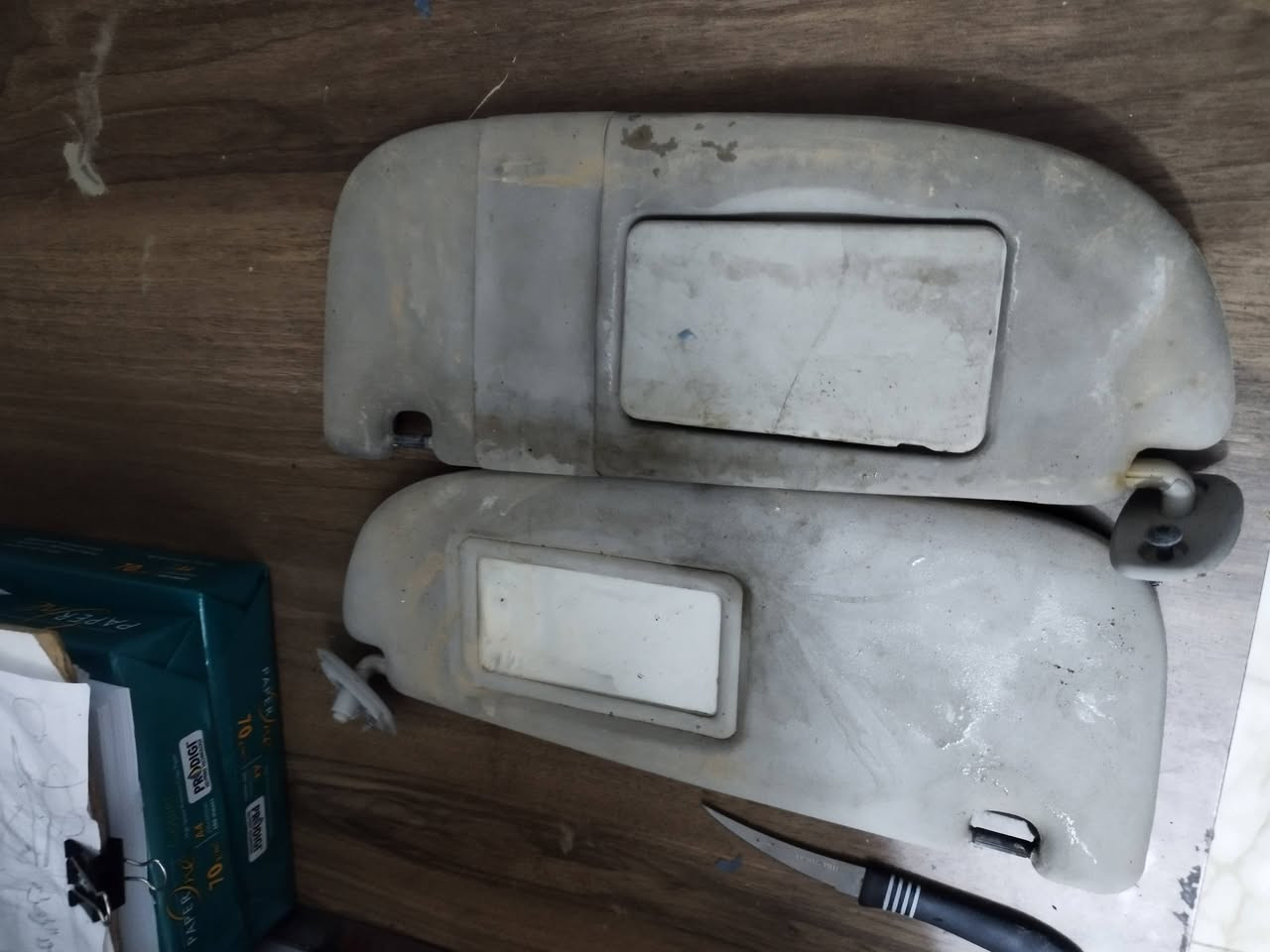 زوجين شمسيات بيجو ٢٠٦ نظيفات جدا سعر الزوج ١٥ الف يوجد توصيل ***********
