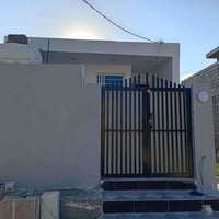 دار للبيع 1.بناء حديث وغير مسكون 2. يتكون من غرفه وصاله ومطبخ منفصل وا...