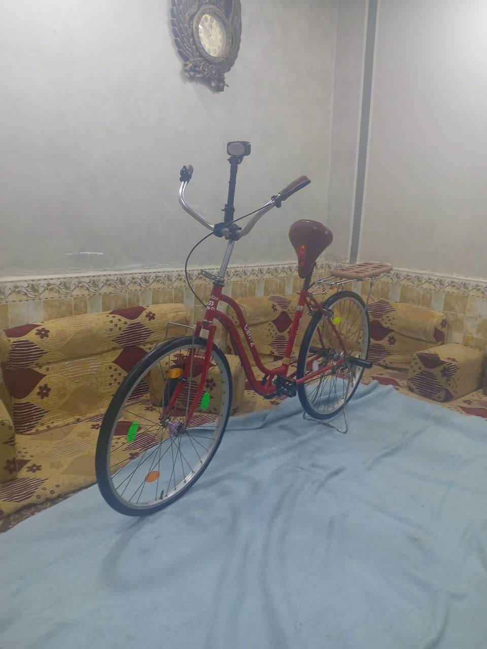 سلام عليكم بسكلات اللبيع بسكل لون احمر نضيف وثاني هام نضيم سعر خاص مكان ناصريه سوك الشيوخ رقم ***********
