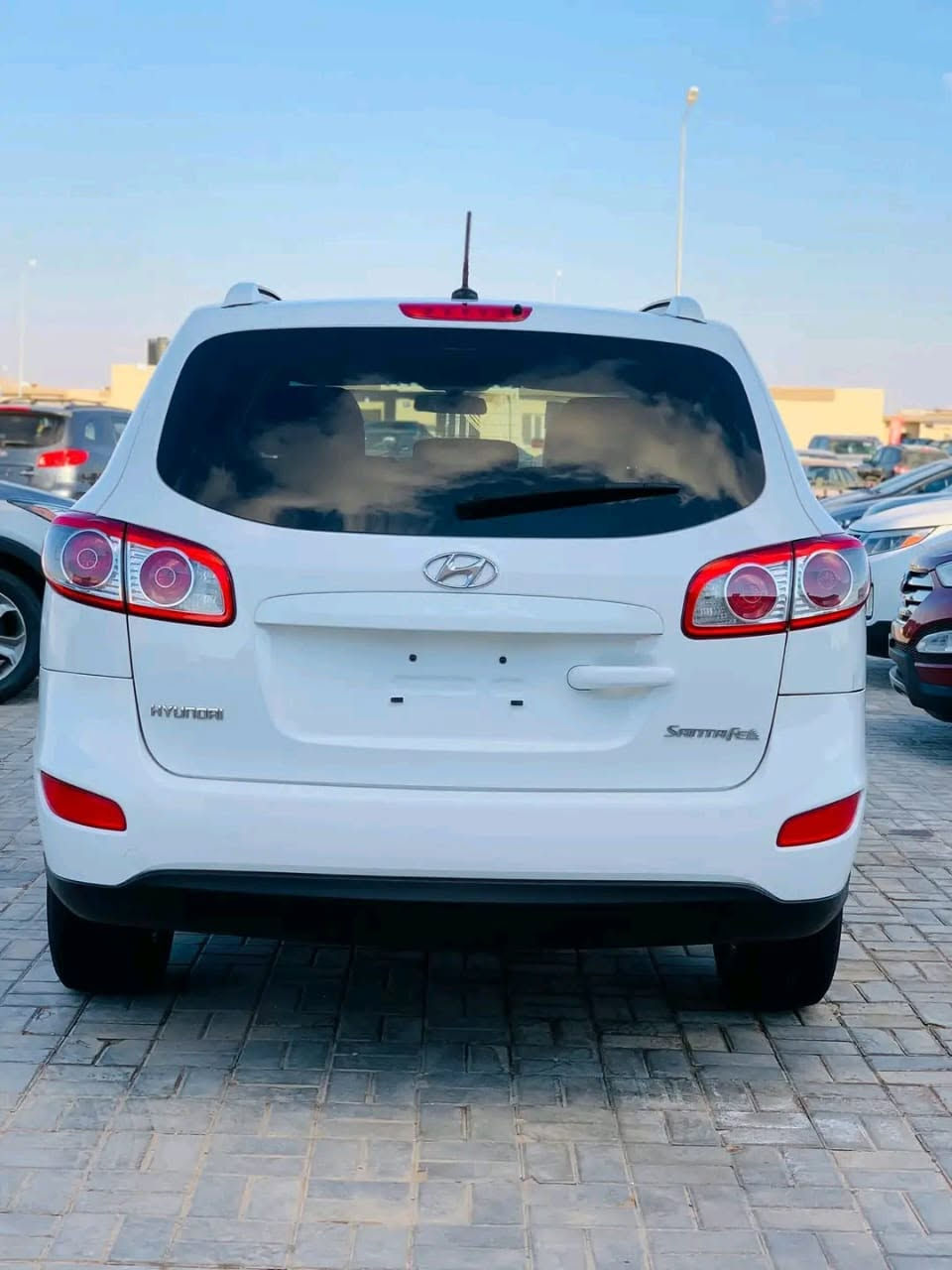 #بسعر_000_18_ألف_دينار_كاش_او_تحويل_بنفس_السعر
لعشاق النظافة والفخامة ✋️😌
❤🔥هونداي.....سانتفي.......
⭐️لون...... ابيض ✅. 
⭐️( خالية من القص والقشره والسوس ) ✅
⭐️إستيراد : كوري 
موديل... 2010
محرك 27🔥✅
⭐الموصفات⭐.  
تحكم كامل ف المقود 
 هلالات وبرشام وسيلكون الدار 
اعتاب الدار  
 لا يوجد بها اي عيوب بإذن الله.   

⭐️مسافه:المقطوعه ..    100 الف كيلو 🔥
 ⭐️قياده وصاله ومحرك الله يبارك🌟
⭐️كمبيو : اتوماتيك 🌟

 ⭐️نضيفه خاليه من الرطوبه والسوس🌟 

⭐️كربون موجود بالكشف ✅ 🌟 

⭐️محرك  كمبيو صاله الله يبارك  🌟 ✅🌟

⭐️تكييف شغال ثلاجه 🌟❄️ 

⭐️خالية من العيوب   تماما 🌟
نـوع الوقـود : بنزيــن - Gasoline⛽️
#طـريقـة الدفـع : گـــاش - Cash 💰💵
_____________________
للإستفســار أگـــثــر ↘️⬇️↙️ 
0921645531
واتساب 
092-1645531


**إذا كنت صاحب هذا الإعلان وتريد حذفه لأي سبب، رجاءا أرسل رسالة إلى الدعم الفني**