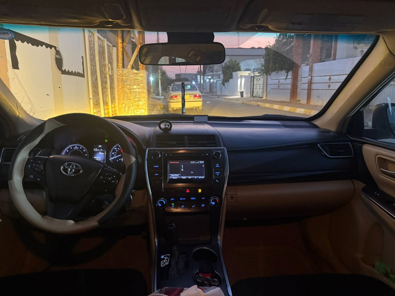 سلام عليكم
كامري امريكي 2017
رقم سليمانيه
هزه وسنويه جدد
صبغ عام بدون كلبه ولاتجيه
سعر 115 وبي مجال
مكاني صلاح الدين بيجي ناحية مكحول 
***********
