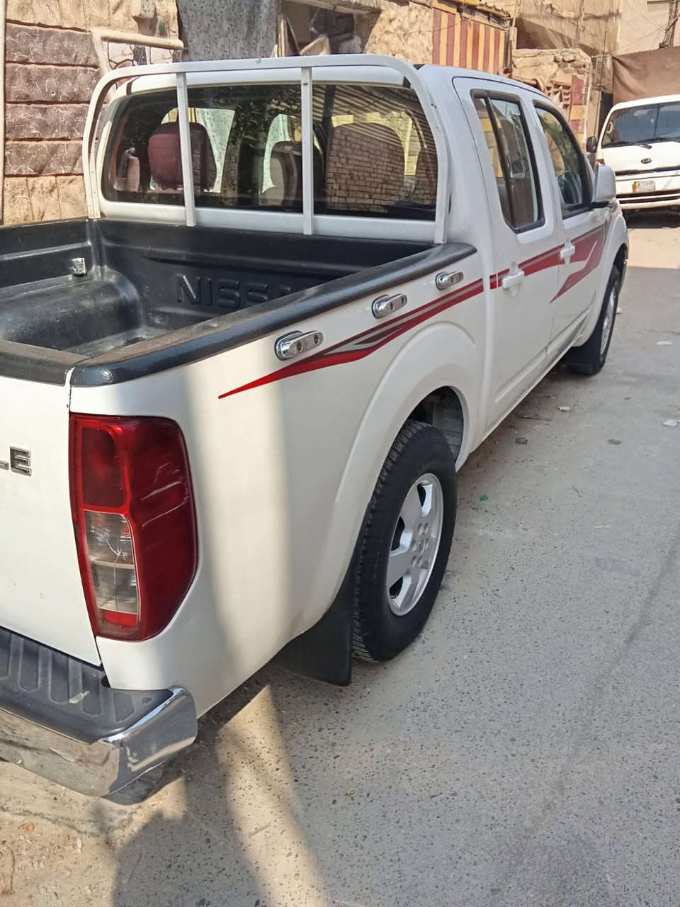 سلام عليكم. نيفاره لبيع موديل 15رقم بغداد سيارة ما مال بيت نظيفة.  ***********استفسار
