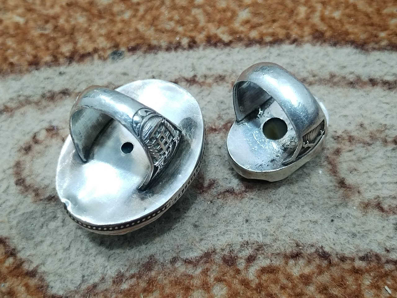 سلام عليكم محابس للبيع ***********
