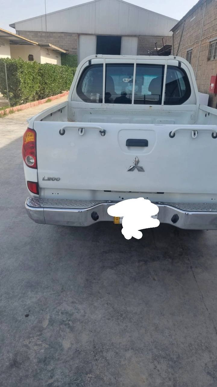 بيكب فور ويل تخم تاير بيها طلقه بل بنيد بيها صبغ جاملغ الايمن خالفي سياره حلوه هاتف *********** عنوان بغداد السعر 140 بيها مجال ماشيه 220 قابل للزيادة موديل2015
