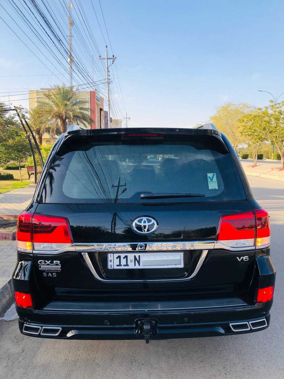 لاندكروز 2021 ساز باب اول وجناي لاندكروز يعرف الساز فول مواصفات 1/1
مكفوله كفاله عامه من كلشي 
لون اسود مغلفه ppf كامل 
ماشيه 31 الف حقيقي شرط تايرات الشركه بعدهن بيها جدد السياره على ايد وحده من الشركه  
رقم بغداد انكليزي الجديد هزه جديده  السياره بأسمي وتحويل ثاني يوم 
محرك 6 سلندر 4000 
السياره بوضع الزيرو 
مكان السياره الانبار الحبانيه 
السعر 620 يعني ست دفاتر وعشرين ورقه وبيها مجال 
للاستفسار ***********
***********
