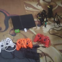 بلايستيشن 2 • 75 لعبة • 3 يدات