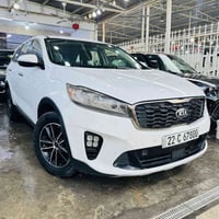 كيا سورنتو 2019 السعر 180$ بدون صبغ فقط بارد وصور الحادث واضحه ب السون...