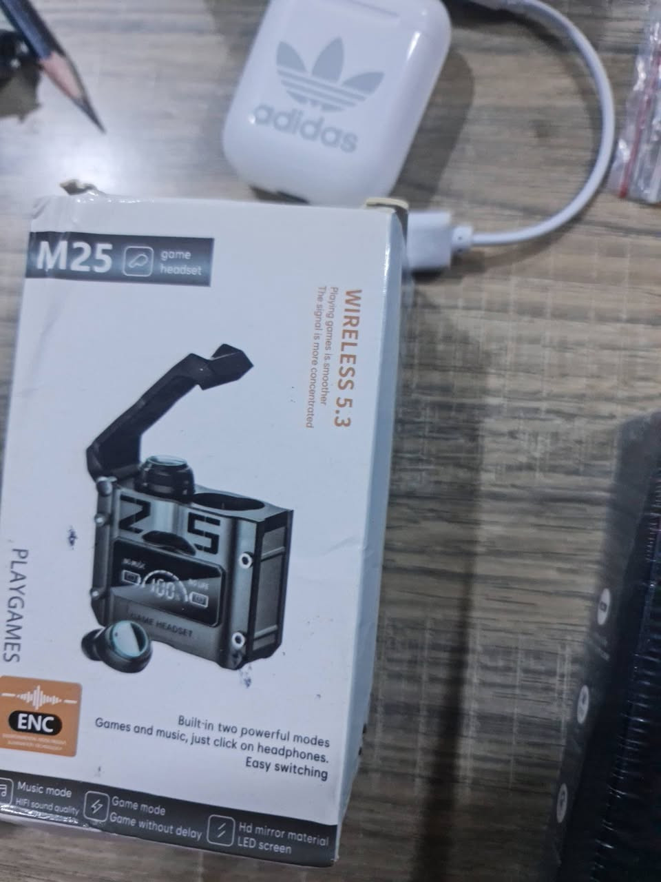 توفر حديثا
شلعة ايربودات  ١٢ قطعة 
شرط جديد وشغال 
أعلى سعر ابيع


**إذا كنت صاحب هذا الإعلان وتريد حذفه لأي سبب، رجاءا أرسل رسالة إلى الدعم الفني**