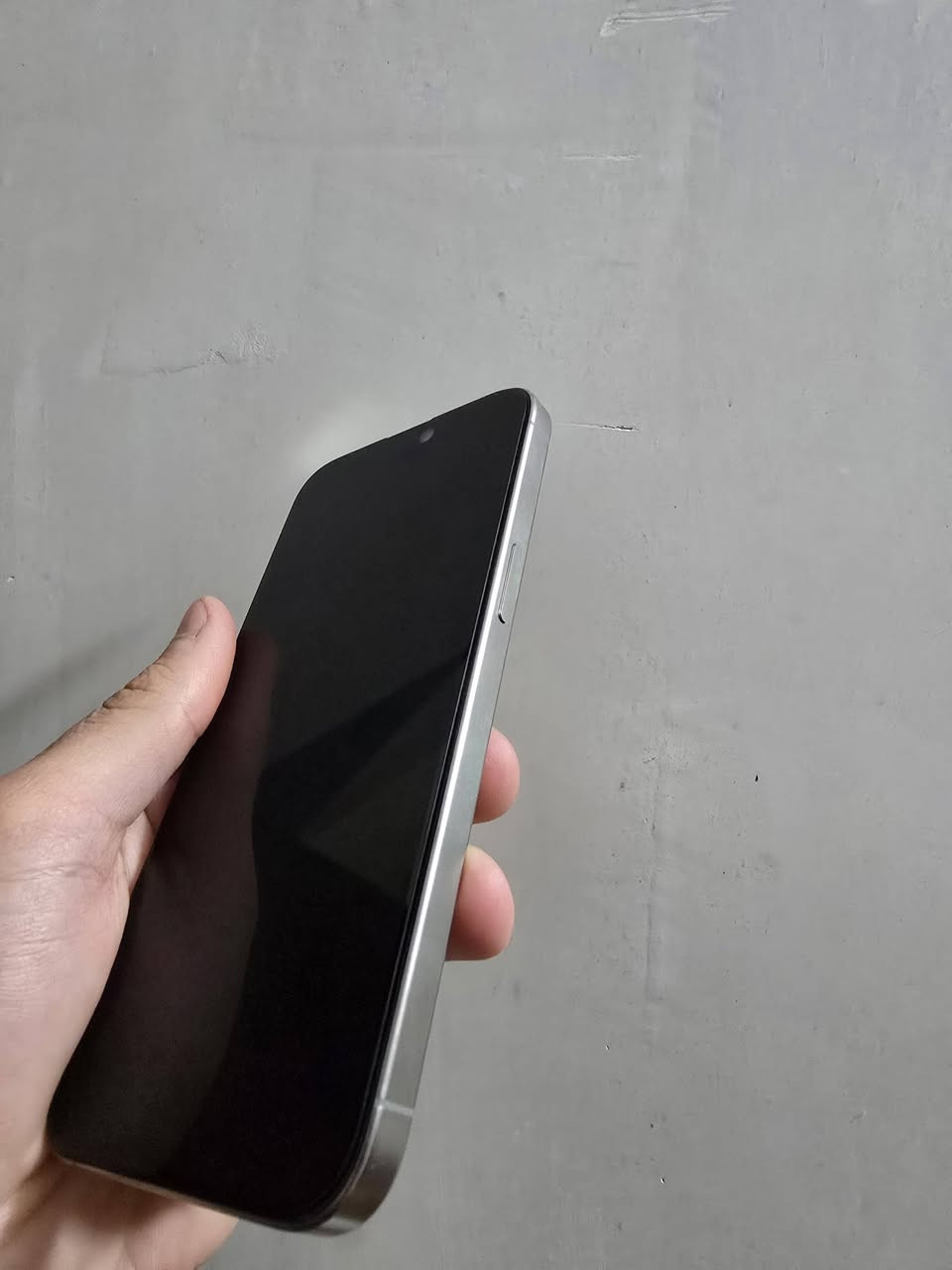 سلام عليكم
ايفون 15برو ماكس عربي شرق اوسط مكفول من كلشي 
ذاكره 256 بطاريه 88  سعره 1050 وبي مجال الرقم ***********
