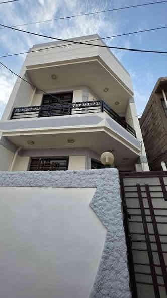 السلام عليكم
#يـتـوفـر__لـديـنـا  ( مشتمل طابو صرف )

المساحــــــة // 100 متر
الواجهـــــــــة // 5
النــــــــــــزال // 20

#يحتوي_الطابق_الاول على ( غرفة نوم .. مطبخ .. استقبال .. كلدور .. صحيات )

#ويحتوي_الطابق_الثاني على ( غرفتين نوم + كلدور

سطح عدد 2 .. مطبكات كاملات

بناء سنة 2018 جاهز للسكن ..
تسليم مفتاح 🔑 بعد المكاتبه مباشرةً ..

#عــنــوان🕸الــعــقــار  [ حله .. حي المهندسين .. منتصف شارع ام البنين  .. البيت صاير على ساحه .. الفرع المؤدي الئ الدار قريب لصيدلية القريه العالميه ]

💲#السعـــــر__120_مليون
قابل للتفاوض 

#للاستفسار اكـثـر مـراجـعـة مكتـــــــــب
الـــخــفــاجــي لـلــعــقــار
#الكائــــــــــن 
فـــي الـمـهـندسـيـن قـرب اسـواق جـنـه مول
او الاتـصـال عـلـى الــرقـم الـتـالـي 
***********

#ولـمـن يــرغـب فــي عــرض عـقـاره لــلـبـيـع يـرجـى الــتـواصـل مـعـنـا عـلـى الــخــاص .
