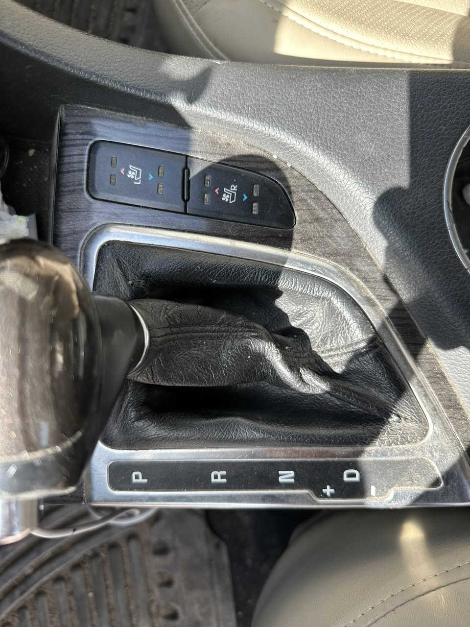 سعر بلاش 120ورقه او بيه مجال كلش بسيط السياره فول الفول حته كشنات وره تدفئه ماكو اعله من هيج شي سياره موديل ٢٠١٥ سنويه جديده رقم بغداد لحك لحك 
للتواصل 

***********
