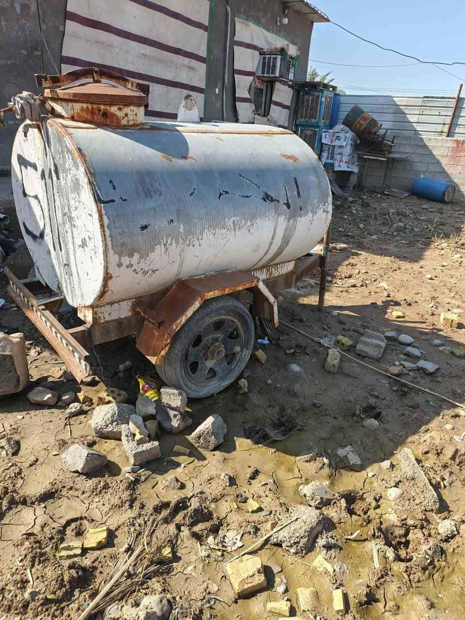 سلام عليكم مقطورة ماء  حديد مقلون الاستفسار التصال على الرقم تالي***********
