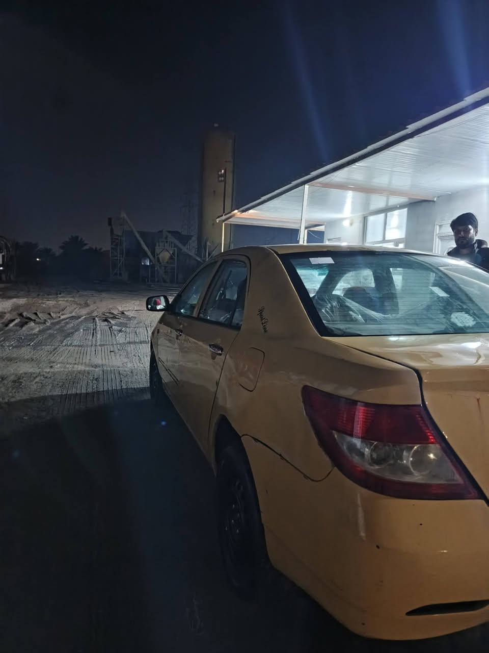 السلام عليكم سيارة بي واي دي F3 موديل 2011 كير ومحرك مكفولات الكشر مثل ما موضح بالصور الجملغات الخلفية مطخوخات شي خفيف السيارة ينرادلهة شي بصيط الرقم نكليزي تحويل ثاني يوم مصفرة خرامة وهيئة السعر 38 وبيهة مجال حق الجية الرقم 
***********
