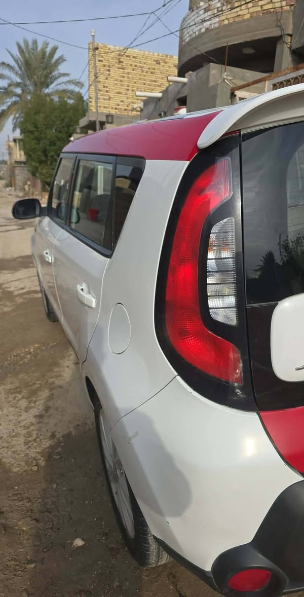 صول موديل ١٤
وارد امريكي ثلاث قطع حادث امريكي
ماشيه ١٠٣
السعر ١٠٠ $   وبيهاا مجال 
محرك ٢٠٠٠
***********
