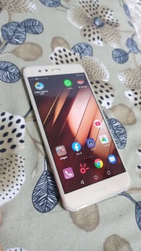 هواوي P10 لايت • ذاكرة ٣٢ • نضيف