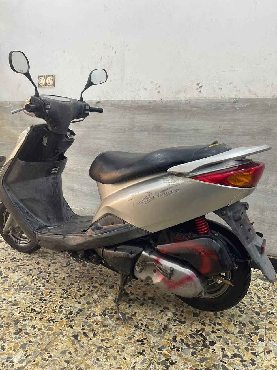 السلام عليكم 
دراجة بريز لايت جوه لون رصاصي كفاله عامة نگره سلف هندر كلها شغاله تجي تفحص وتكلب وجيب فيتر ويااك افحص واقتنع واني بالخدمة  ملاحظة الدراجة صار ٤ اشهر نازله رمبه 

العنوان/ بغداد/ الكريعات / قرب حسينية أبي تراب 

للتواصل/ ***********
خاص مفتوح
