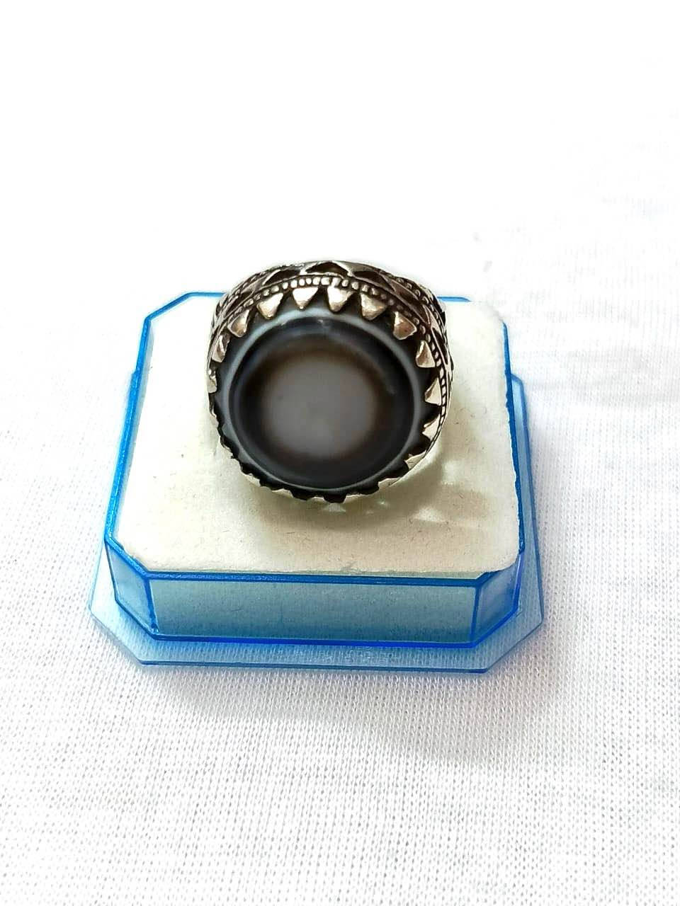 خاتم جزع اليماني  طبيعي قديم فضه 925 القياس 22
السعر55الف 
توصيل جميع المحافظات 5الف
*********** بغداد, العراق
