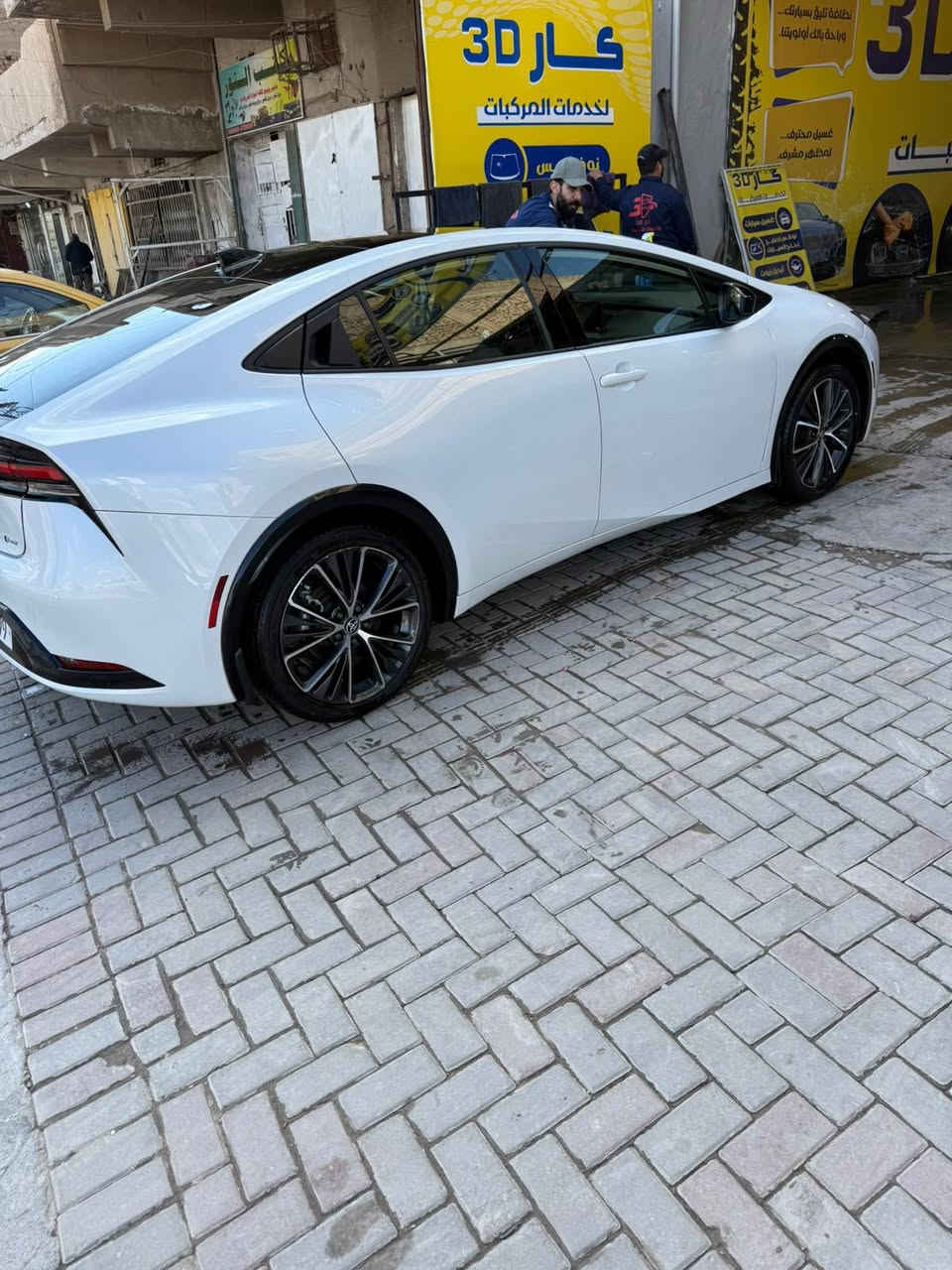 السلام عليكم تيوتا بريوس ٢٠٢٤وارد امريكي مرقمه بغداد للبيع  فول مواصفات ١/١ xle بانوراما ماشيه ٢٠٠٠ اخت زيرو لاستفسار لاتصال عله رقم ***********
