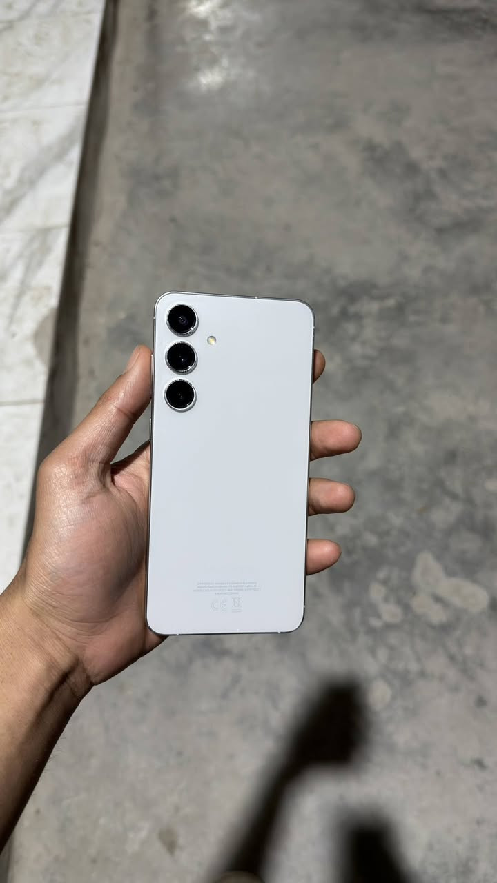 S24 plus
الجهاز نضيف مثل ما موضح بالصور + كارتونته وملحقاته موجوده 
ذاكره 512 شعندك سامسونك مراوس نزل بالتعليقات


**إذا كنت صاحب هذا الإعلان وتريد حذفه لأي سبب، رجاءا أرسل رسالة إلى الدعم الفني**