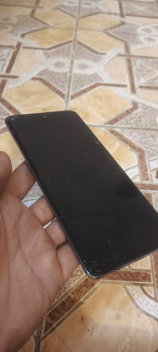 سلام عليكم سمسوك A71ذكره 128شحن تيبسي بي فطر بل شاشه موضحه بل صوره سهر ٦٥بي مجال بصيط الرقم ***********مكاني ناصريه مركز
