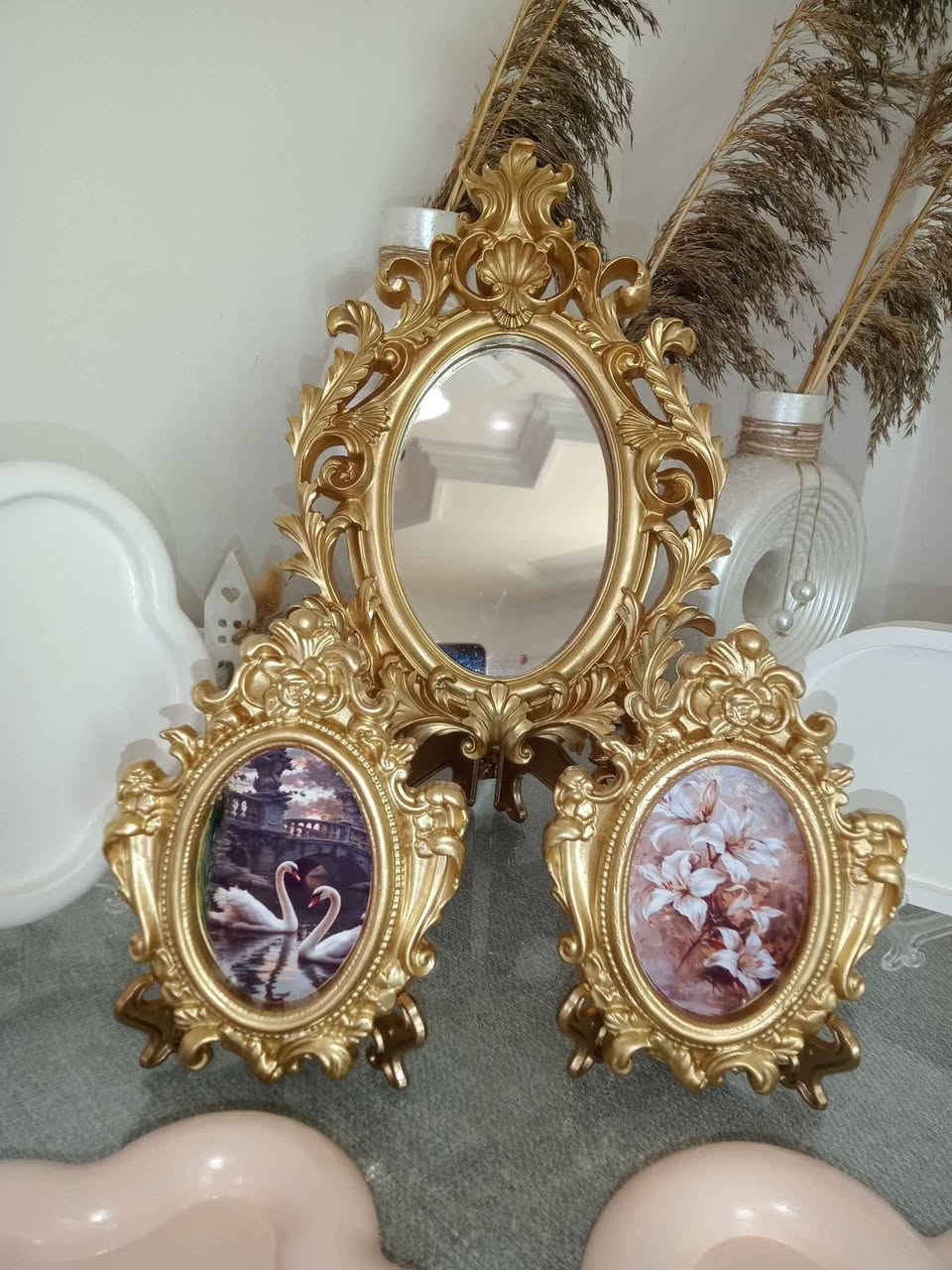 Miroir et mini cadres style vintage en résine le grand miroir 27/18cm et les autres mesures sont sur la photo ,le grand carré 17cm/17 et le oval 15cm/11 الجزائر, بئر مراد رايس


**إذا كنت صاحب هذا الإعلان وتريد حذفه لأي سبب، رجاءا أرسل رسالة إلى الدعم الفني**