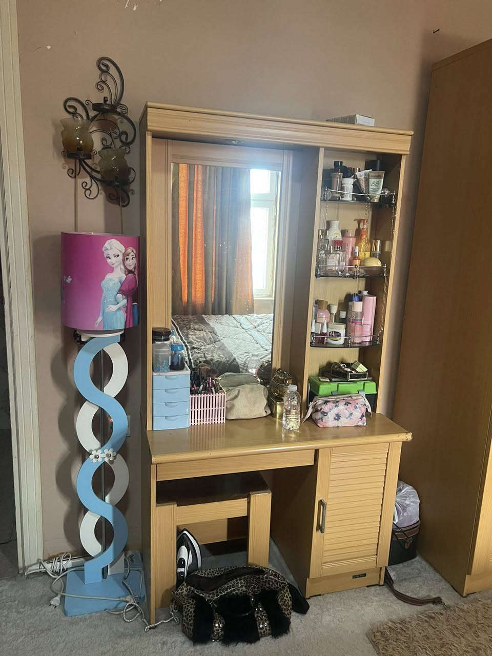 ئه م شتانه بو فروشتن 

سيسه مي دوو نه فة ري 6پارچه توركيه شتيكي جوان و بي عه يبه

مه كينه ي خه ياتي په پوله وه ك لوك واية 1مانگ  به كار هاتوة

مه خسه لي دةست شور

سيسه مي منالان  لوكه شوختي نيه

 مئزي تيڤي
هةر بةربزيك مشته ريه نامه بنيريت ياخود تيل بكات
***********ڤايبه ر +وتس اپ السليمانية, العراق
