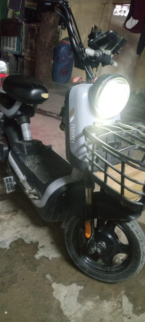 دراجه شحن نضيفه كلش الصوره ضالمته كهربائيات اكله شغاله اشاره لايت صطاب بس شاشه وكفت وحده ماعرف شبيه السعر ب١٥٠ وبيه مجال قليل مكاني بغداد الزعفرانيه رقمي***********
