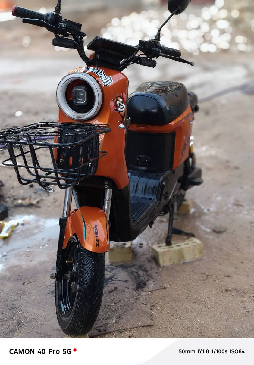 السلام عليكم باسكل شحن نوعيه ار 9بطاريات كبار لعدد5 بطاريات نضيفه باسكل نضيف   لبيع لسعر 400وبي مجال حك جيه الرقم ***********
