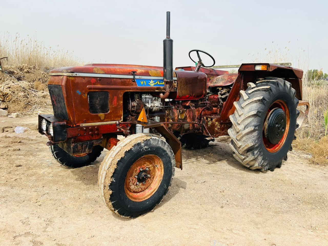 للبيع عنتر موديل 1988 مكينة ع وضع الشركة بلادية اي نقص ما بيه كير ومحرك واكسن وجهاز هودرليك مكفولات ثكالات امامي خلفي نكره سلف كهربائيات شغالة تخم تاير مكينة مال جناي اي نقص ما بيه خير من الله السعر ٤٦٠٠ المكان بابل قرب خط السريع جسر مشروع المسيب للأستفسار ***********
