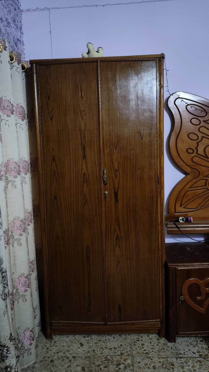 السلام عليكم 
غرفه نوم مستعمله للبيع 
السعر 700 وبيها مجال قليل 
مكاني نجف . كوفه 
للاستفسار ***********
