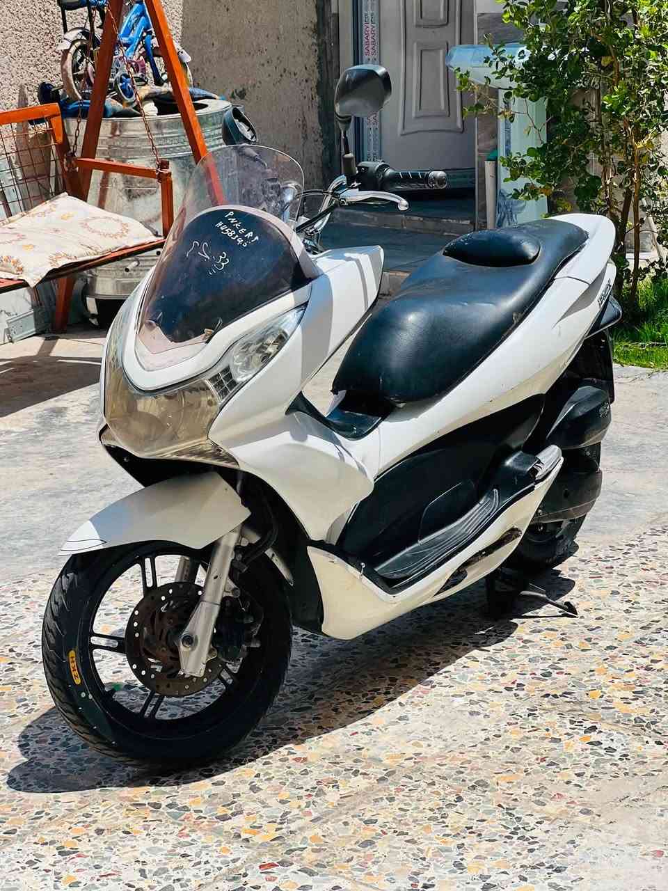 السلام عليكم دراجه pcx جيل اول ياباني gf نضيفه وحلوه اوراقها باسمي مكينتها ناعمه وشعله ومعدل خير من الله تجي تفحص وتشوف العنوان بغداد /فلكه حي النصر/ السعر (مليون و150)
للستفسار اتصال على الرقم ***********
