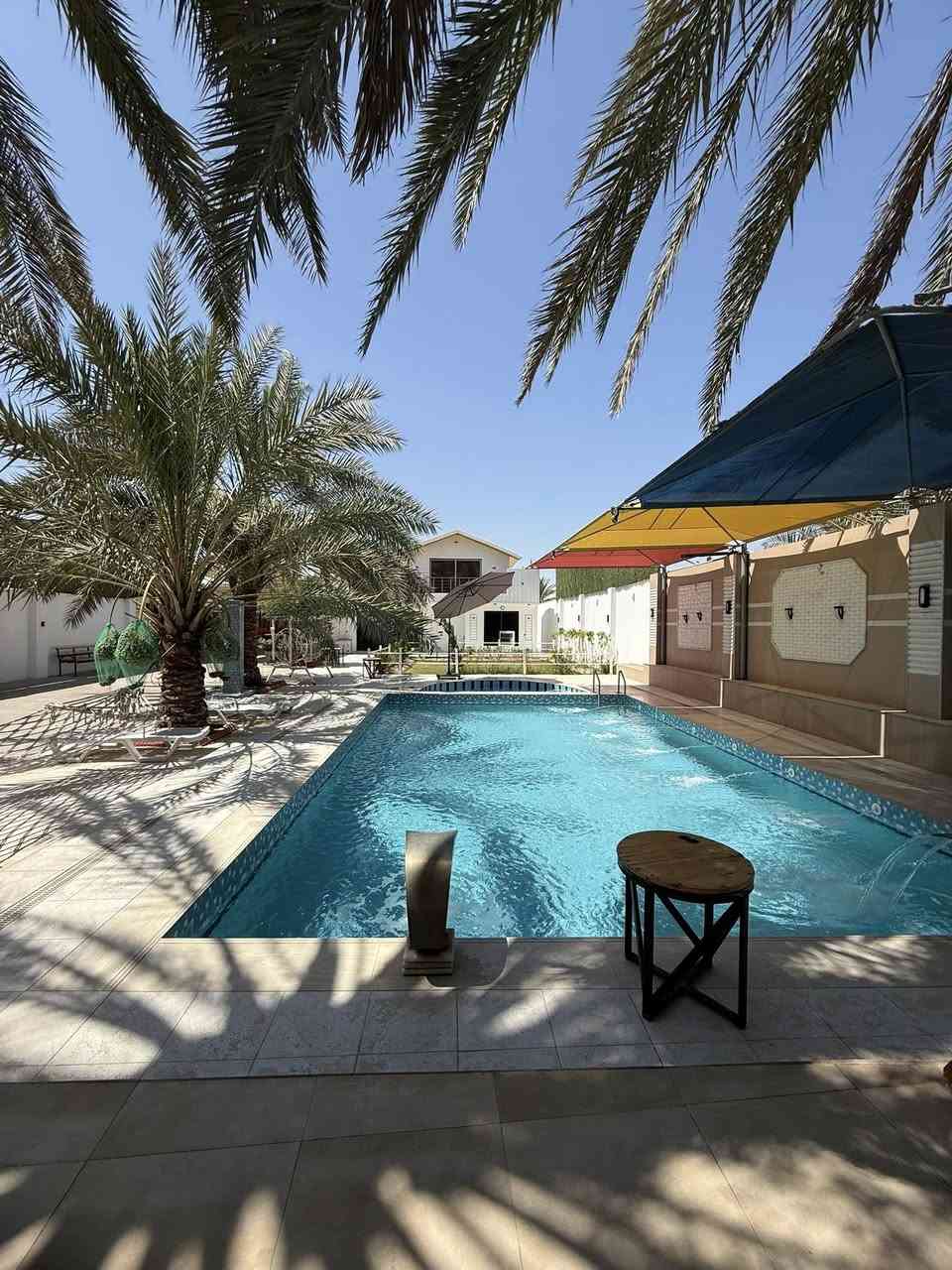 السلام عليكم 📍 موقع بلد
خلال شهر رمضان المبارك، نوفر لكم حجز مزارع VIP مثالية لإفطار أو تجمعات رمضانية طيلة أيام الأسبوع بأسعار مناسبة للجميع 🌴🌳
علماً أن المزارع موثقة عبر تطبيق أجرلي
⭕️ لدينا نظام شفتات واليوم كامل .
 • الشفت النهاري من الساعة 10 صباحاً إلى 6 مساءً
 • الشفت المسائي من الساعة 8 مساءً إلى 8 صباحاً
استمتعوا بتجربة فريدة ومريحة، للحجز والاستفسار يرجى الاتصال على الرقم التالي: ***********📞
📞***********
