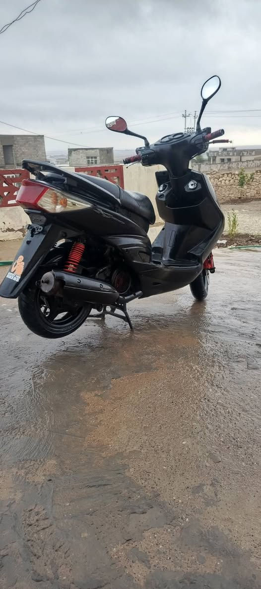 السلام عليكم من رخصه الادمن
دراجه سكنس فحل نوزن موديل 2002 للبيع 

دراجه كلشي بي بلادي مكفوله من كلشي ما عدا 

كيج بنزين ما يشتغل

تفاصيل اكثر خاص مفتوح 

***********
