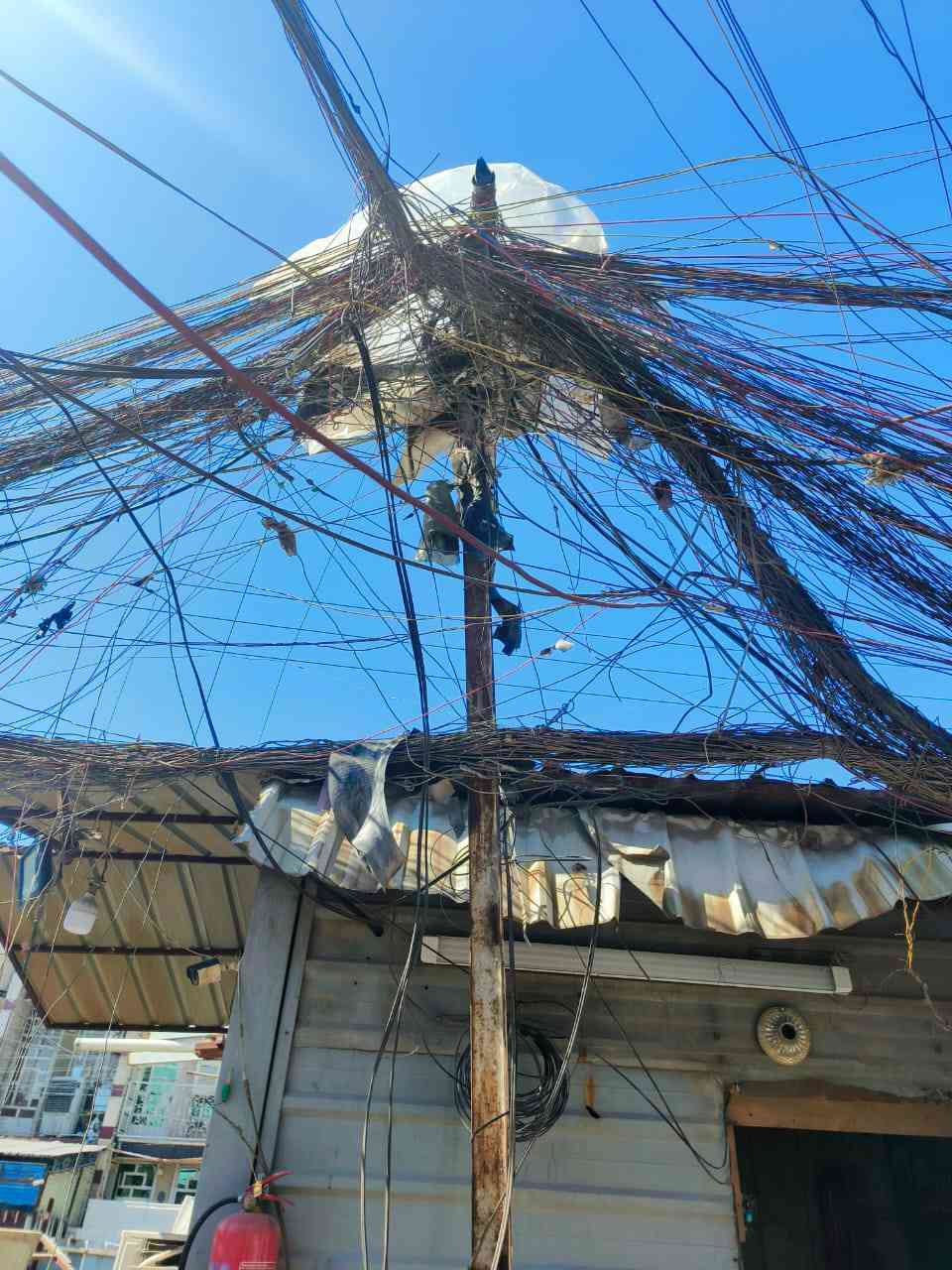 سلام عليكم تصفيه الويارت التالفه ال بل موقع نصفيها ب ادينه ونرتبها  ونرفعها وشغل 100%ومانخلي وياار عطلان يبقه بس الشغال الحاب ينضف موقعه يتصل *********** معه كافات الضمانت تبقه يمه لحد ماكمل شغلي ويقتنع يله اطلع من الموقع
