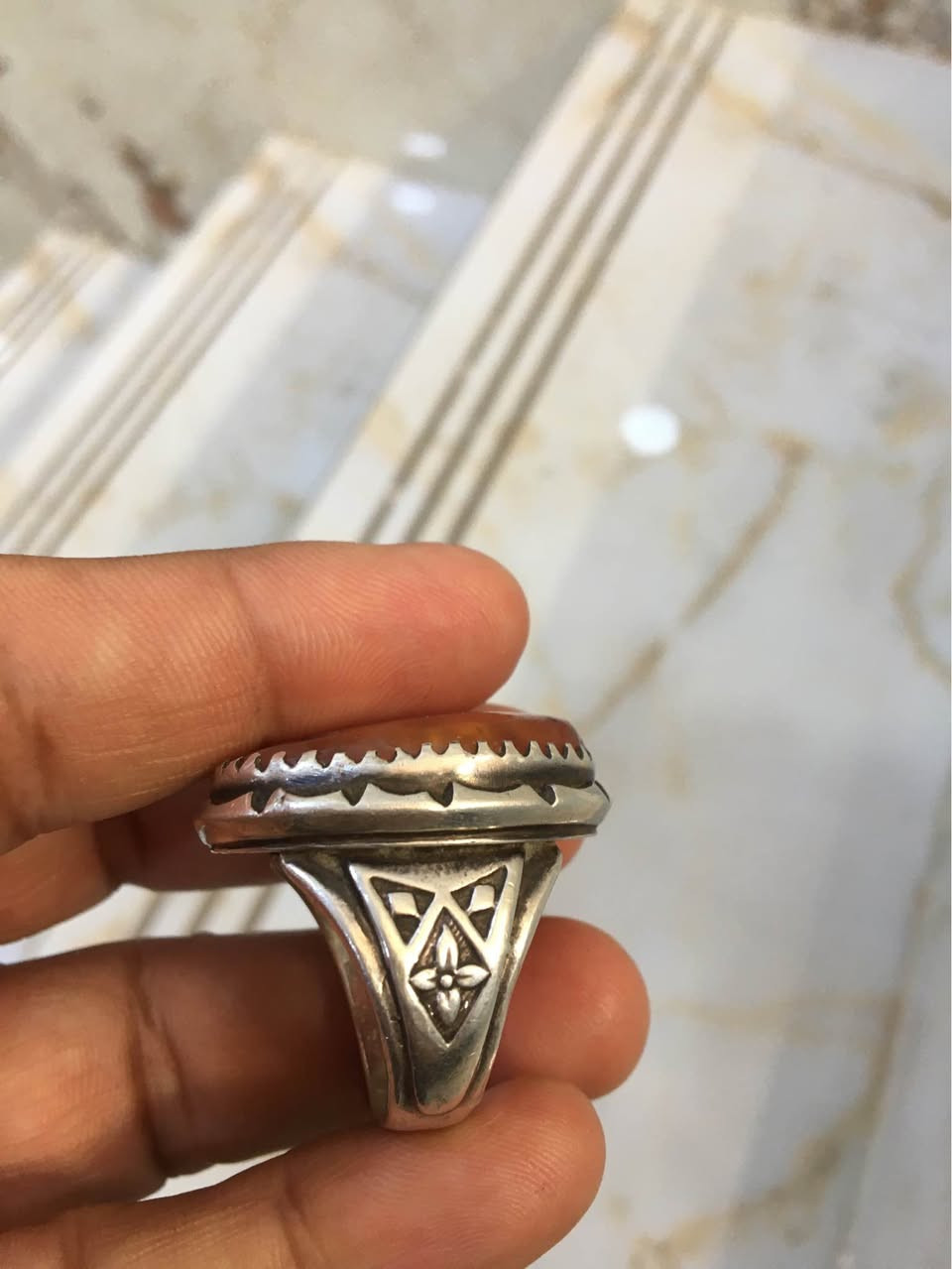 تحفه من نوادر زمان سليماني الاحمر مصور قديم وصياغه فظه ثقيله محبس خشن السماوا, المثنى


**إذا كنت صاحب هذا الإعلان وتريد حذفه لأي سبب، رجاءا أرسل رسالة إلى الدعم الفني**