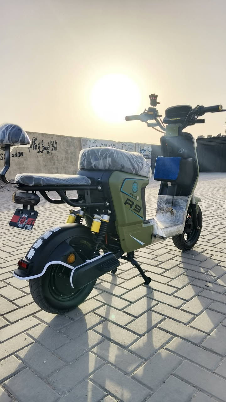 السلام عليكم دراجة R9 للبيع امزودة 6باتري عطلاتهة بس دكمت الهورن ماتشتغ  سعرها 475 و بيهة مجال *********** وتساب فقط

