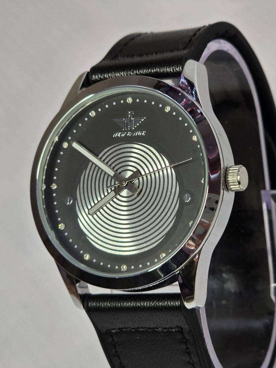 ساعة من ماركة NEW FANDE اورجنال وارد اوربي DHL

تحفة فنية 
ميكنة كوارتز ياباني 🇯🇵 
هيكل ستانلس ستيل مطلي بطبقة من نيكل روم لامع
ميناء مميزة دوامة مزودة بمنفذ تاريخ مع اميال لامينوس 
مقاومة ماء وغبار 
زجاج زفير مزرق 
سير مميز جلد مبطن ربل 
قفل فراشة مغناطيسي  

ملاحظة متوفر قطعة 3 قطع فقط 

السعر :- 28 الف ع اول تم
للحجز والاستفسار يرجى مراسلة الصفحه


**إذا كنت صاحب هذا الإعلان وتريد حذفه لأي سبب، رجاءا أرسل رسالة إلى الدعم الفني**