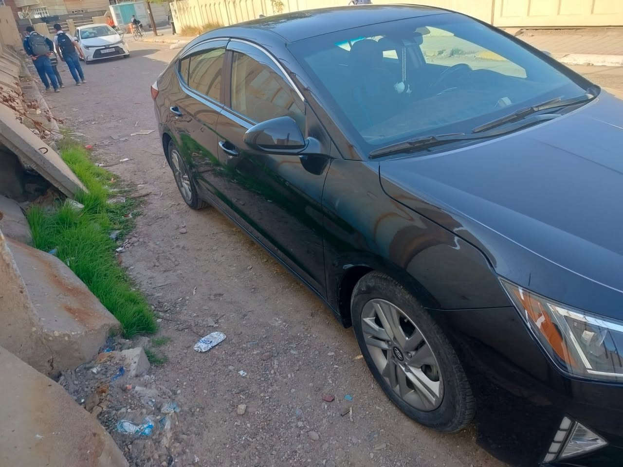 السلام عليكم
النترا 2020
وارد امريكا رقم شمالي باسمي ضربتها الجاملغ الخلفي فقط موضح في الصورة 
سيارة مال بيت كاملة على اخر حباية مابيهة نقص ولا برغي كلشي بيهة شغال تدفئة تبريد والخ .. 
كير محرك مكفولات كلشي بسيارة جديد 
السيارة ماشية 43020
السعر 130 وبيها مجال 
العنوان العامرية 
***********
