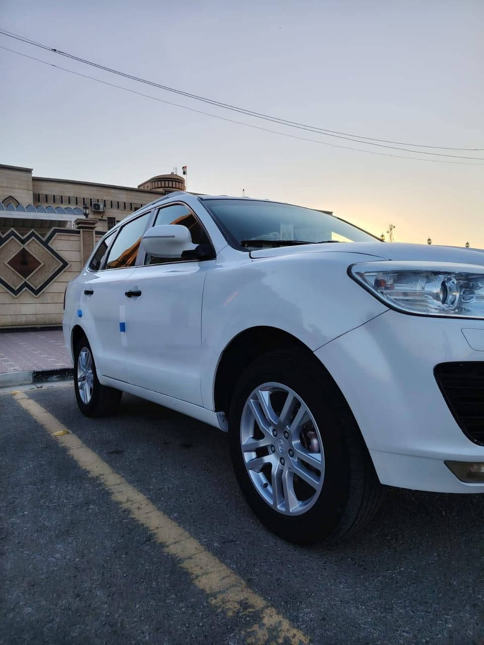 السلام عليكم هوتاي صيني موديل  2014  سياره كفاله من صبغ والضربه جاهزه محرك وكير كامري حديث  2400 حجم المحرك تبريد تدفئه شغال تخم تاير جديد كهربائيات شغاله  رقم بغداد نكليزي تحويل مباشر  حداديه جديده  السياره جاهزه ومال جاني السعر 72 وبيه مجال للاتصال ***********  مكاني كربلاء
