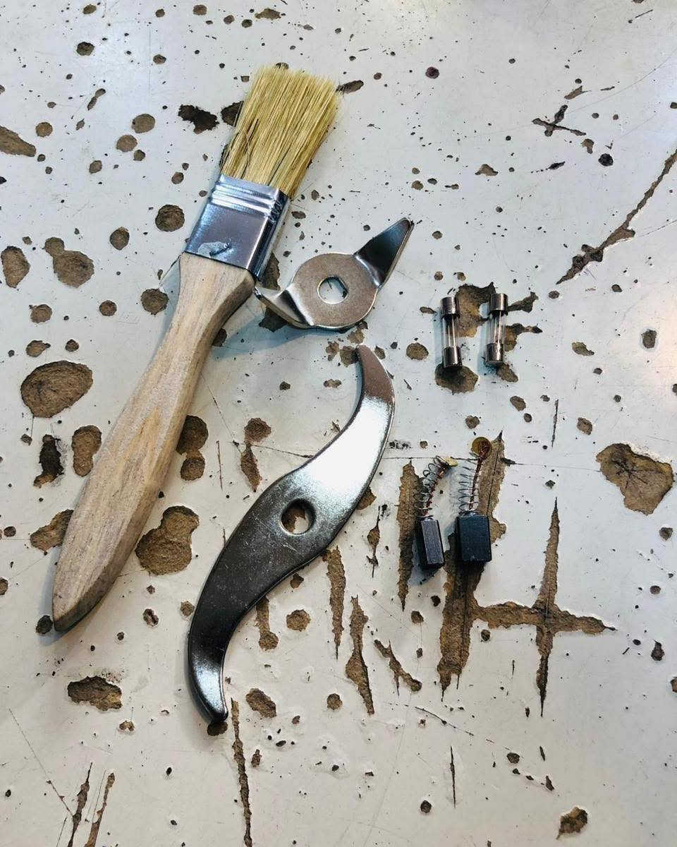 طاحونه صناعي
 حجم 100 غرام 
بقوة 1000 واط ماركة 
بومان
 الماني اصلي

طريقة الحجز ارسل العنوان ورقم الهاتف أو الاتصال على الرقم
***********

العنوان مدينه العاب المدهش مجاور مطعم ابو صفاء تحت جسر العبور المعلق .
