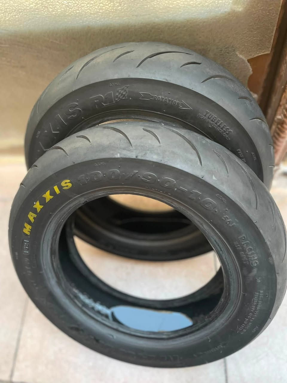 سلام عليكم 

شباب تايرات جلاتيني جديد اصلي وليس تجاري شركه Maxxls R1 قياس100/90/10 يرهم ماكس ١٢٠ويرهم جيتي ار و قبغ هندر ياضي مال جيتي ار اصلي مو عمل مكاني بغداد


**إذا كنت صاحب هذا الإعلان وتريد حذفه لأي سبب، رجاءا أرسل رسالة إلى الدعم الفني**