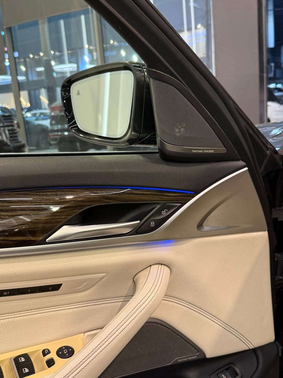 موسەفات سمحا هەرماکادۆیە داتاشۆیە بەقییەکەشی کراوە بەm یەك پەرچەی جملخ هەیە  دوو pdr هەیە ئێرباگی سوکانی و شانی لای سایەق کراوەتە بیلادی ٥٩٠٠٠ هەزار مایل رۆشتیە و رەقەم *********** :::*********** أربيل, العراق
