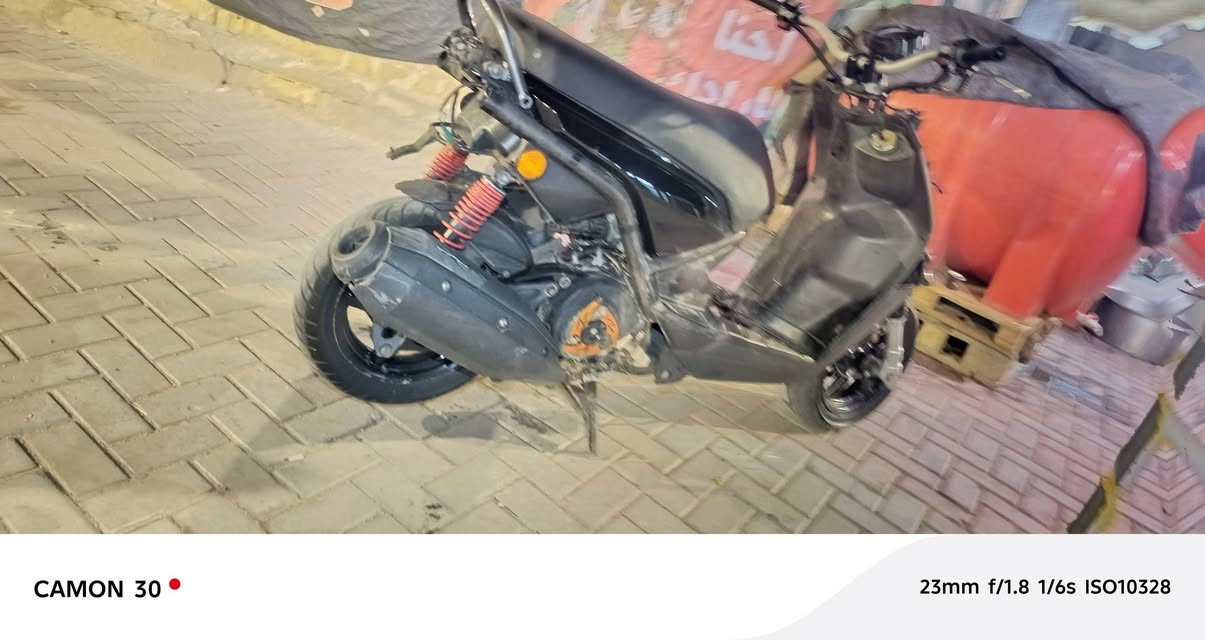 اسلام عليكم دراجة سكنس جبلي البيع غراضها كلهن موجوده الدراجه مختمه وما مفتوحة فقط بيها صوت اكسل والكفرات مصبوغة جماليه لا اكثر والختومات موجوده الدراجه مختمه سعرها مليون وبيها مجال قليل ***********
