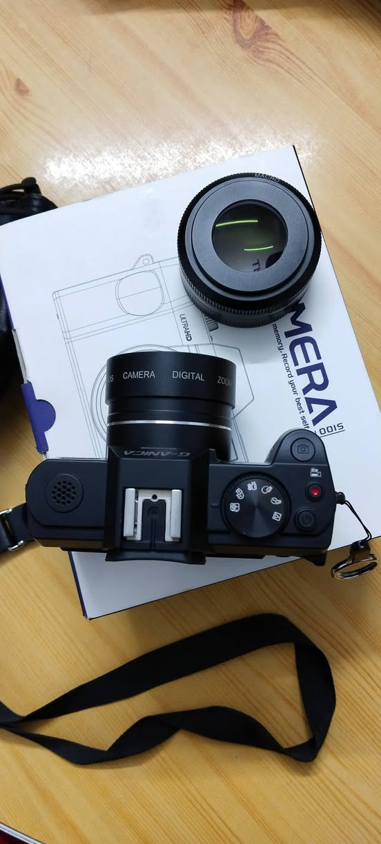 للبيع كاميره لتصوير المناسبات دقة 4k حقيقي شباب الكاميره منزليه يعني ممصور بيه وبعدهي جديده بلباكيت  ممستخدمه غراضه كاملة من كلشي رام 32 كيكا عدسة اضافيه وبطاريات عدد 2 وشاحنه وجنطه كما موضح بلصور شباب الكاميره بعدهي جديده كلش الله شاهد طك الكارتون سعرهه 125 مكاني بغداد البياع


**إذا كنت صاحب هذا الإعلان وتريد حذفه لأي سبب، رجاءا أرسل رسالة إلى الدعم الفني**