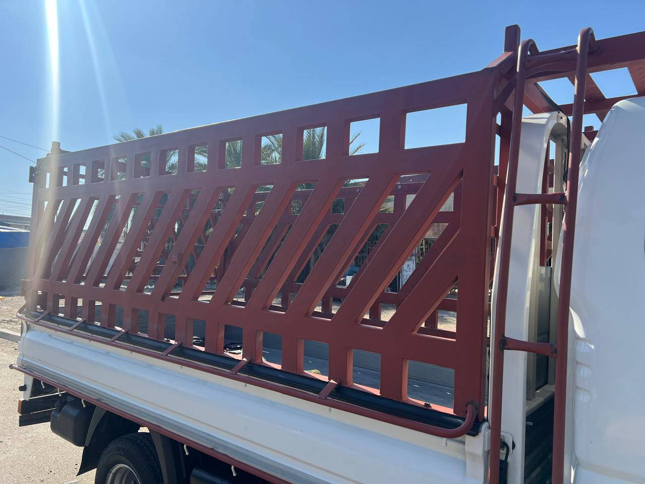 السلام عليكم محجر مال فحل للبيع وياه سبايدرات ويا دروجه شغل حيدر ابو حي النصر الحدادع سعره 800 وبي مجال بغداد الشعب ***********
